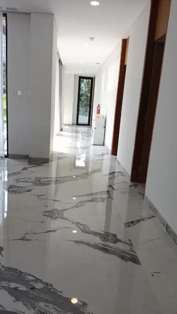 Tukang Pasang Quadra, Marmer, Granit. Kontraktor Bangun Rumah Mewah