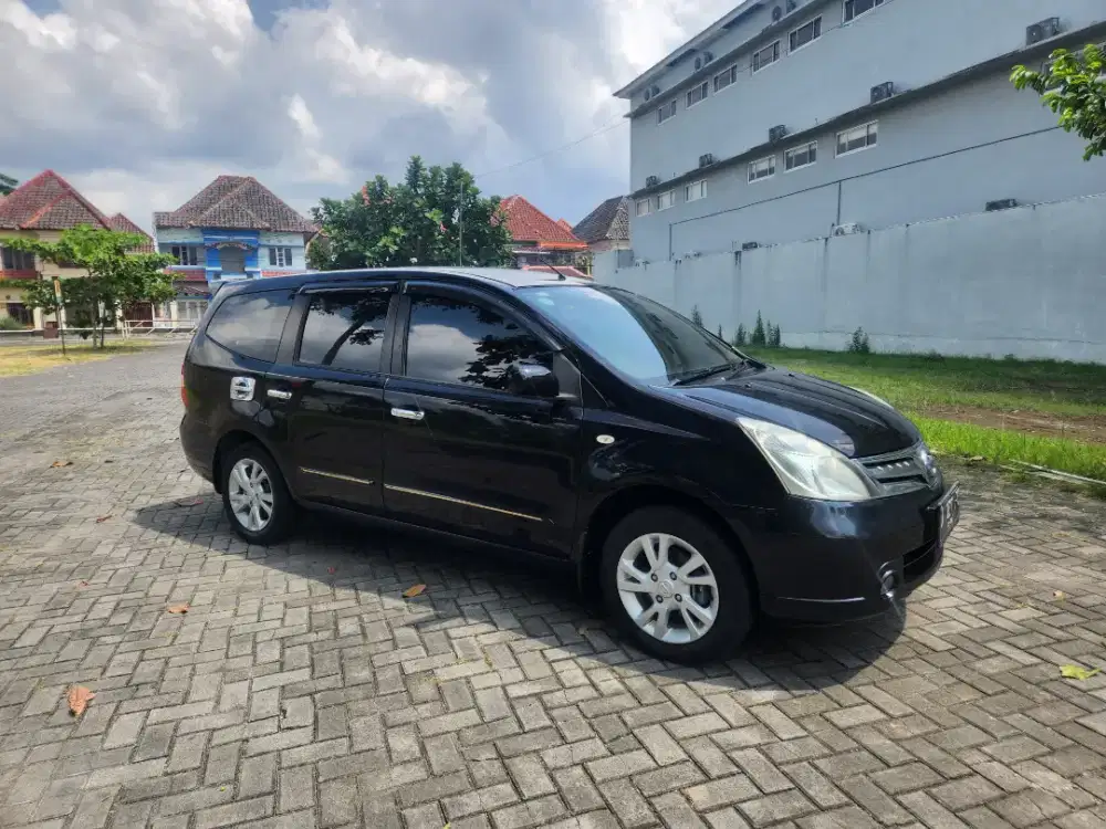 DP5JT// GRAND LIVINA 1.5 XV AUTOMATIK