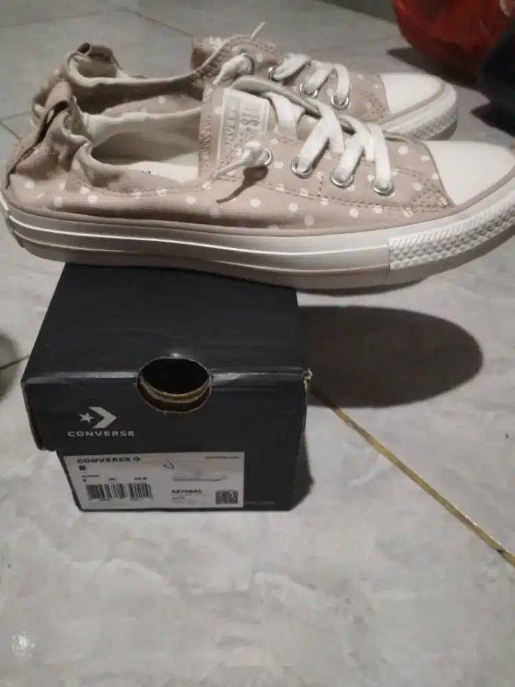 Nominus sepatu wanita no 39