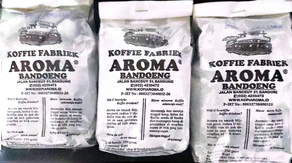 3 bungkus Koffie fabriek Aroma Bandoeng