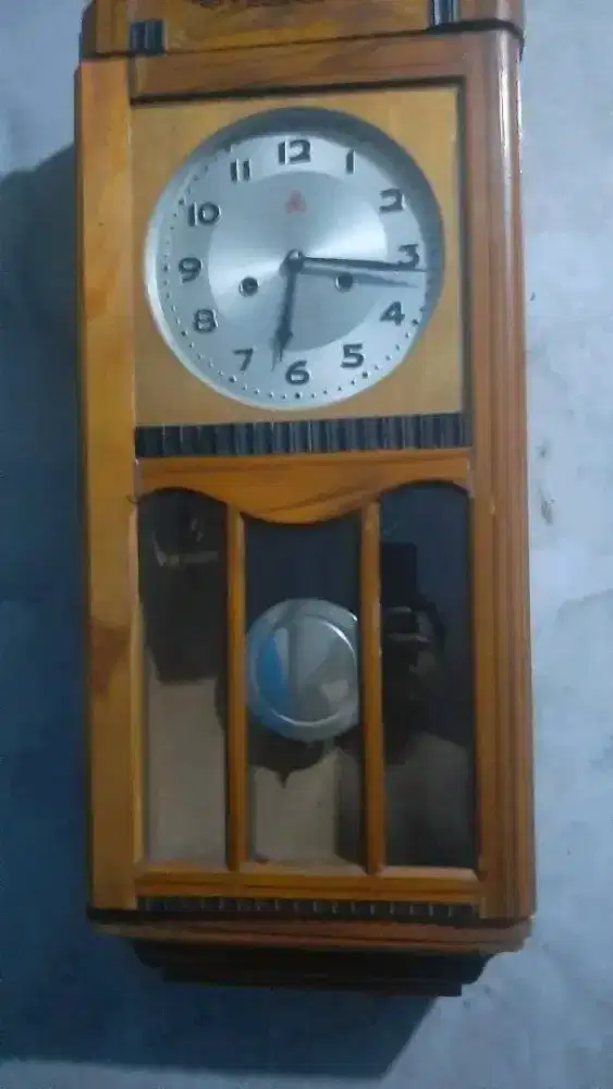 Jam Dinding kunci puter  bunyi di stiap jam