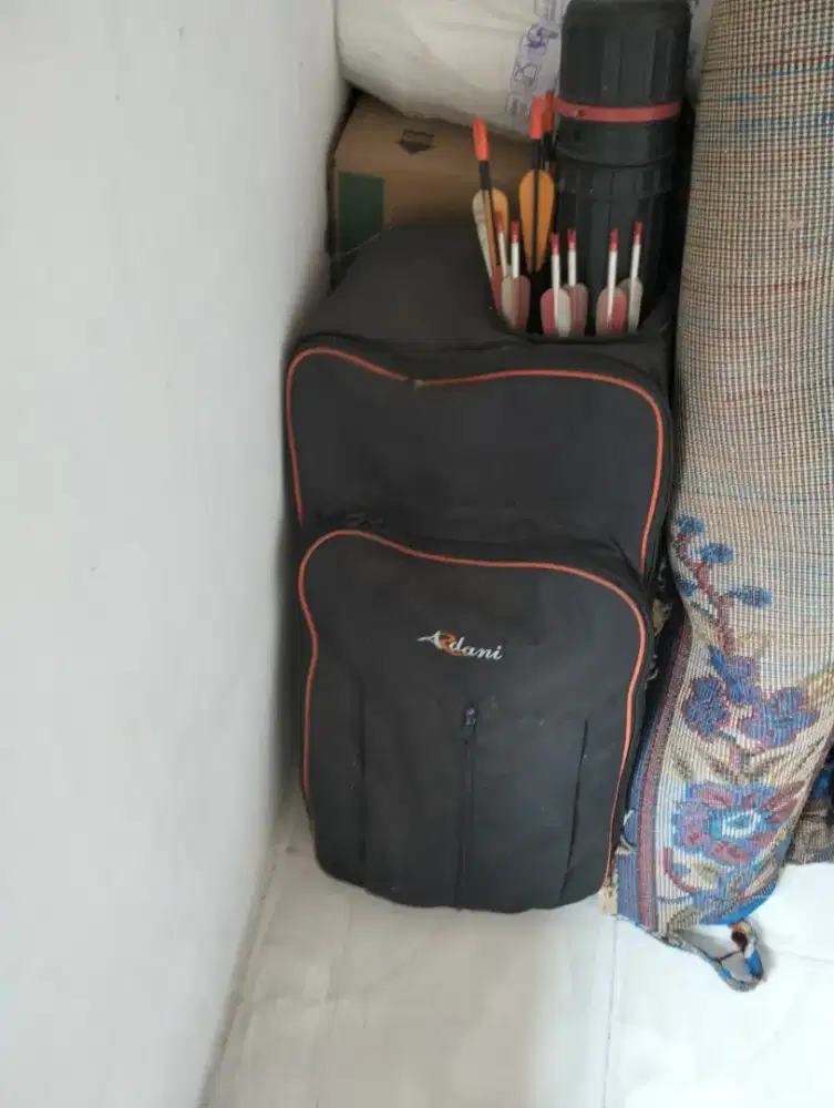 Panahan sepaket busur dan alat2