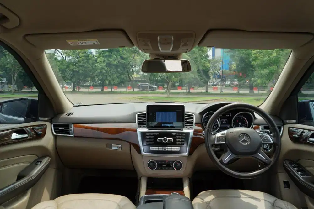 ML400
AMG W166 2015 / 2016 tangan pertama
