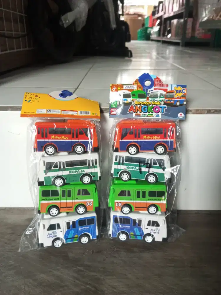 Mainan anak mobil angkot isi 4