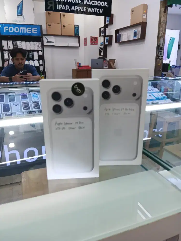 Kredit tercepat iPhone 17 Promax 256GB silver Proses Termudah.
