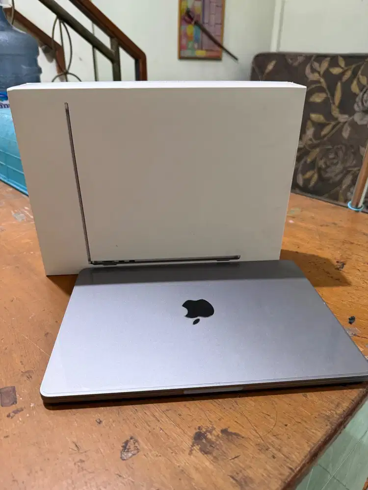 Macbook air m2 16/256 ibox