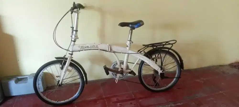 Sepeda lipat merk regazza
