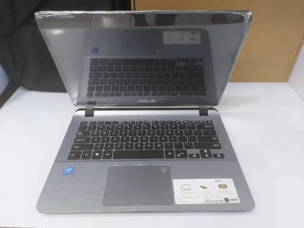 Laptop Asus A 407M
