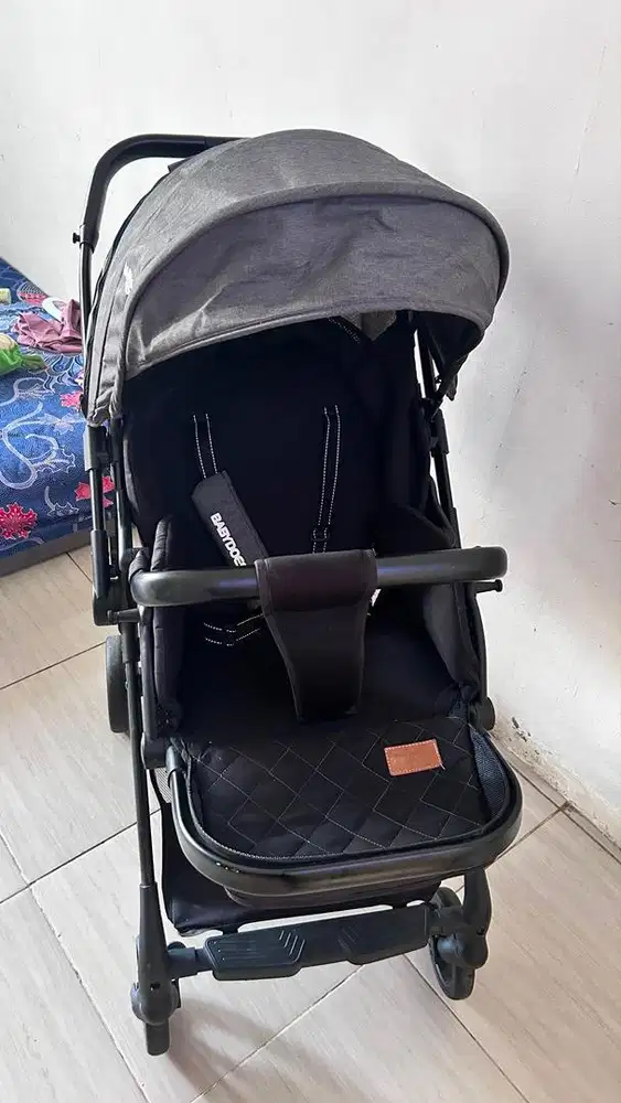 Stroller baby does NEXUS R , jarang pakai masih bagus banget