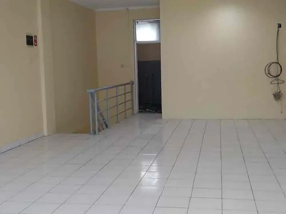 RUKO 3lantai baru renov bagus