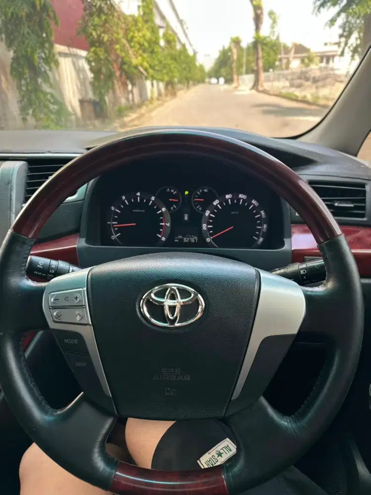 Toyota Alphard 2010 Bensin