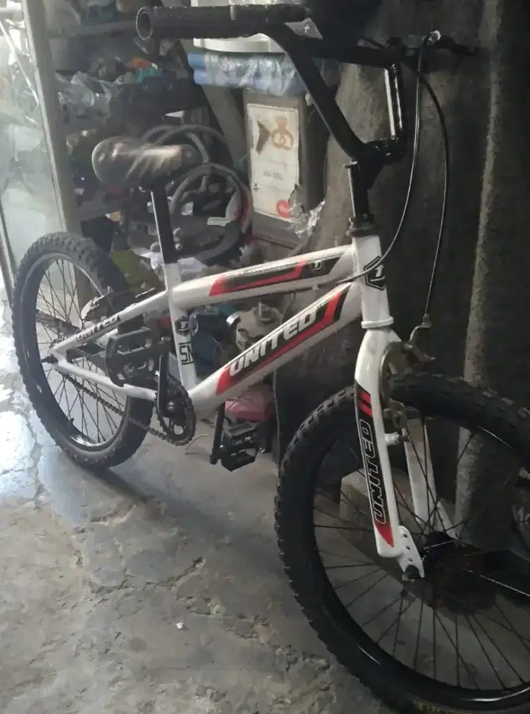 BMX United 20 inch Mwrah Putih