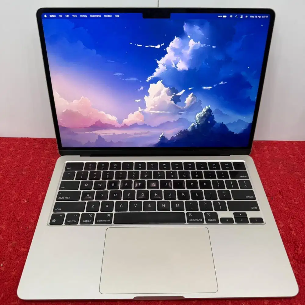 Macbook Air 13 inch, 2022 M2 Starlight