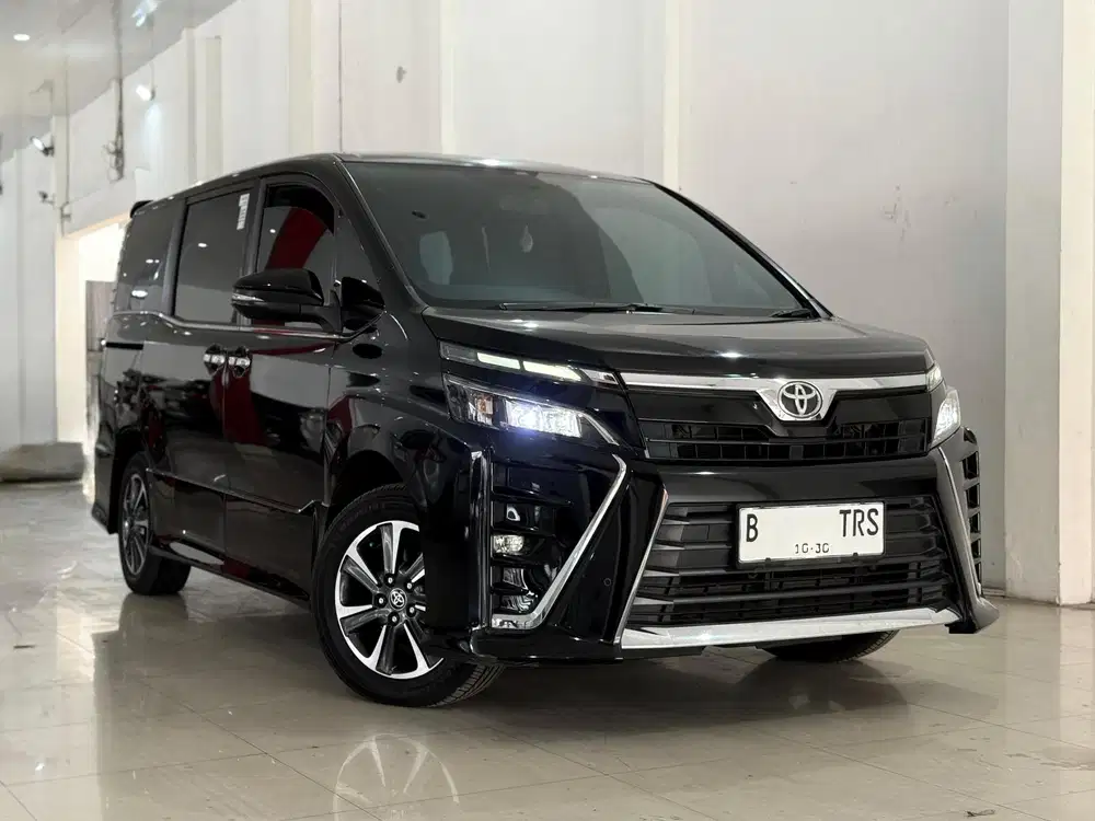 Toyota Voxy 2.0 AT 2021