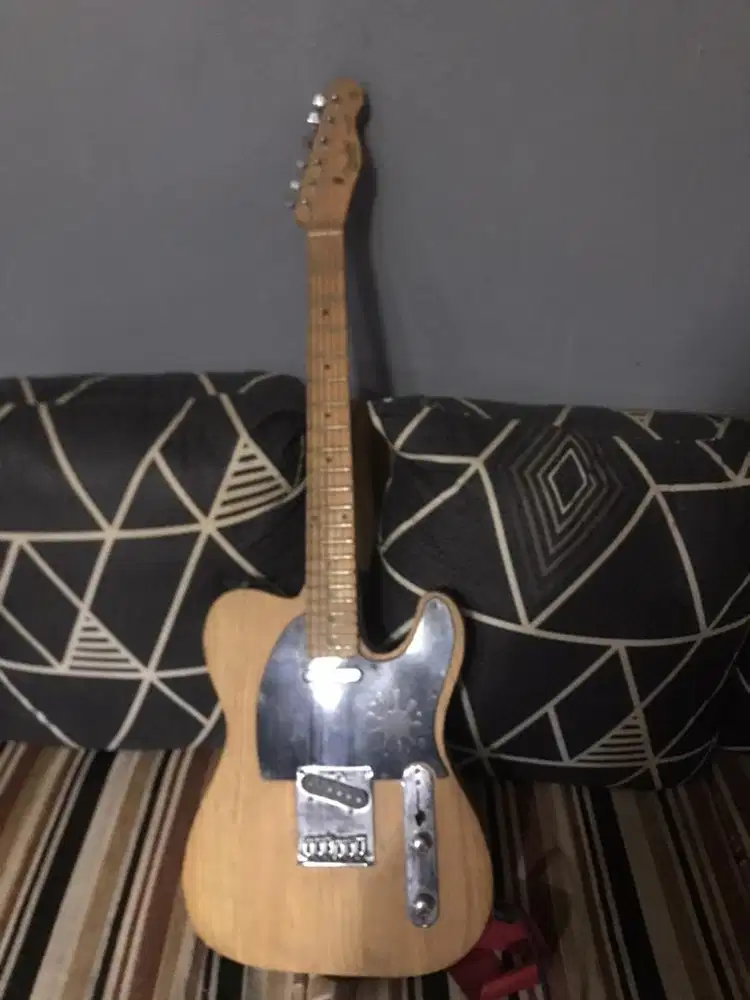 Gitar Listrik tipe Fender Telecaster custom