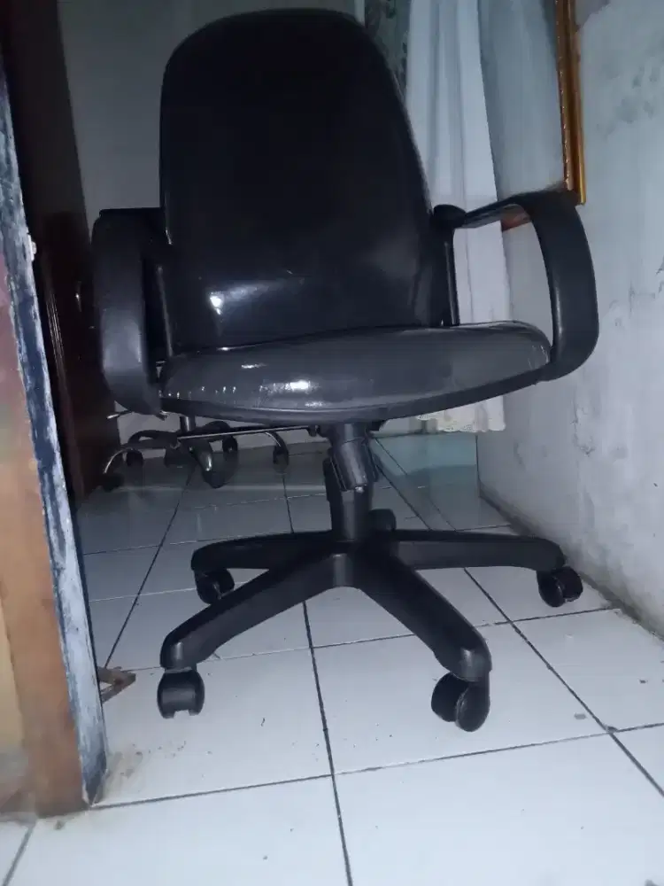 KURSI KANTOR CHAIRMAN