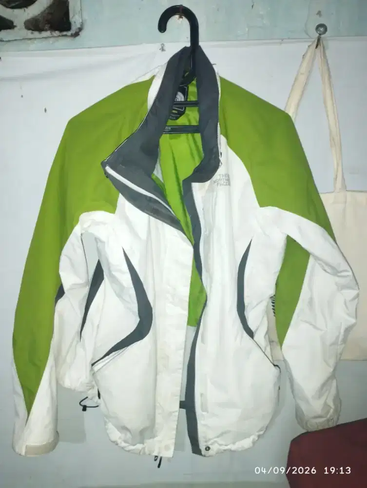 Jaket tebal TNF uk L