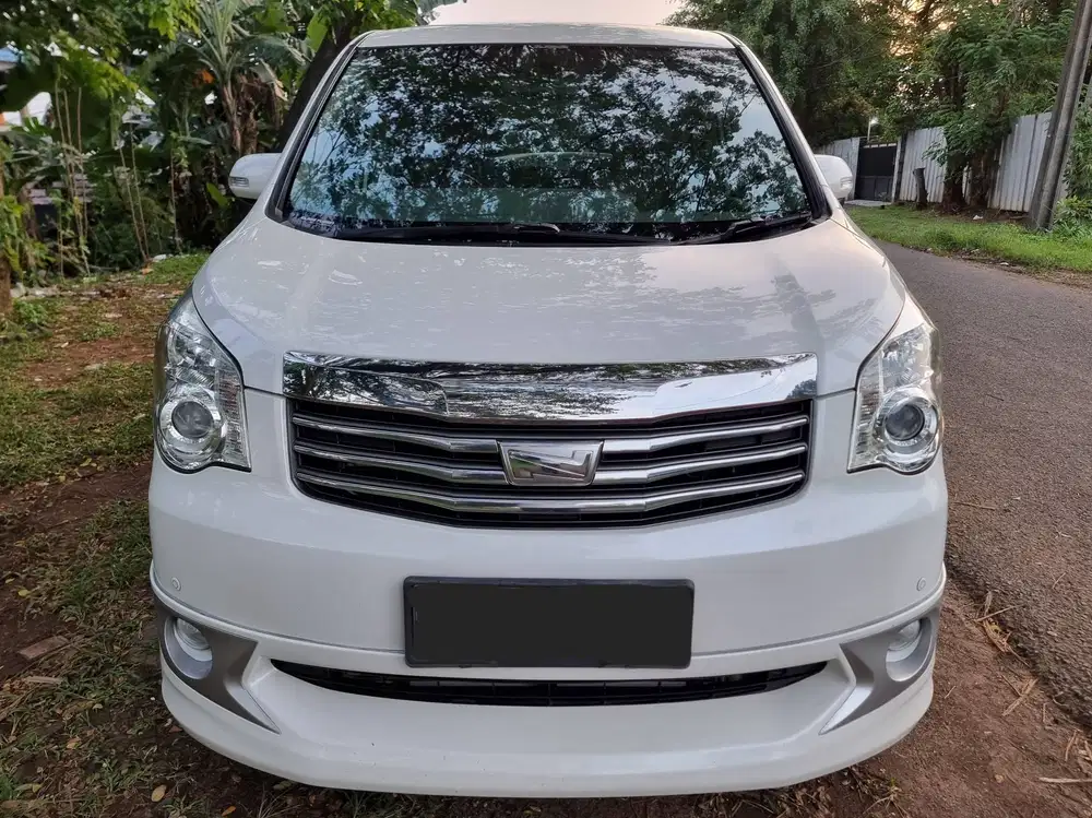 NAV1 V LUXURY MATIC 2014 2013 TGN1 PRIBADI FULL ORISINIL KM LOW BAGUS