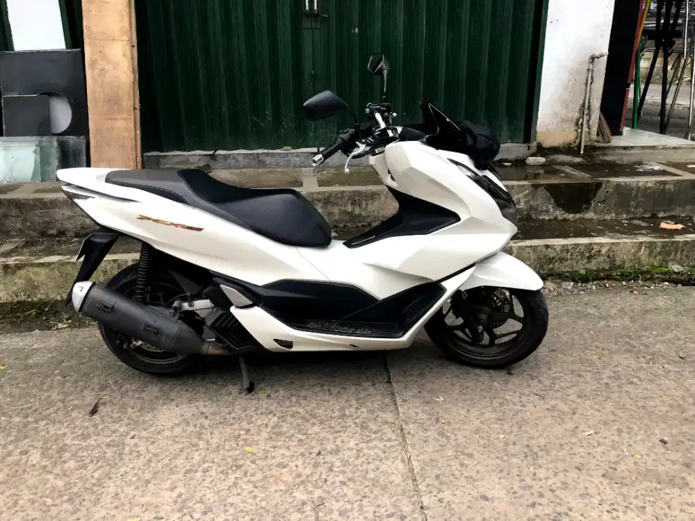 Honda PCX 160 ABS warna Putih