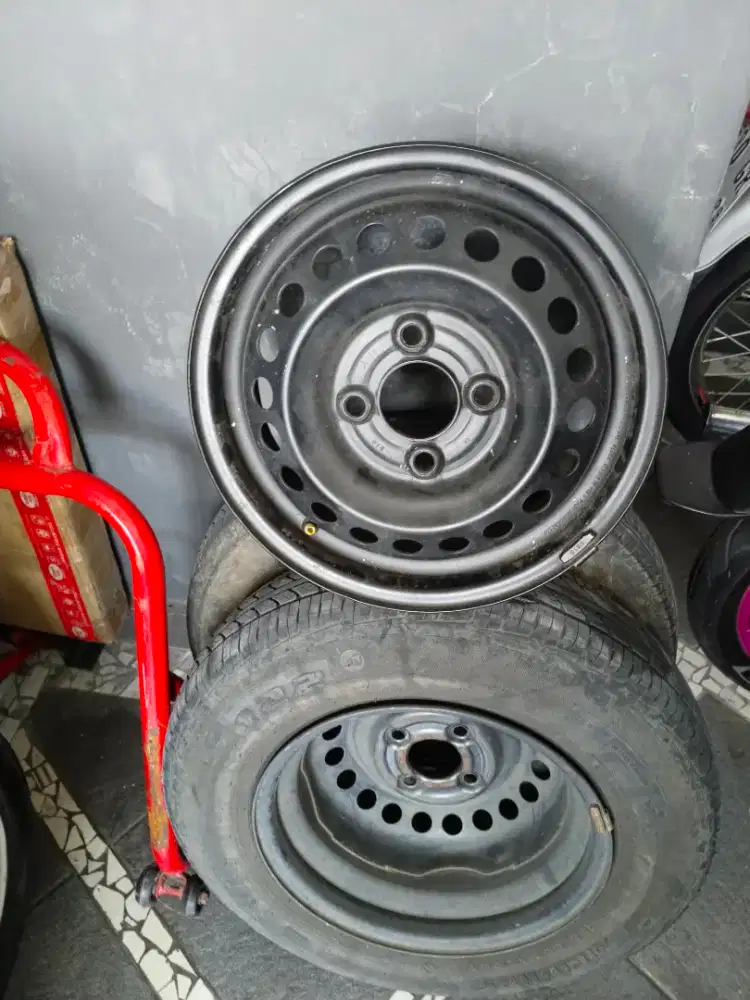 Velg Kaleng R13 pcd 4x100 + Ban