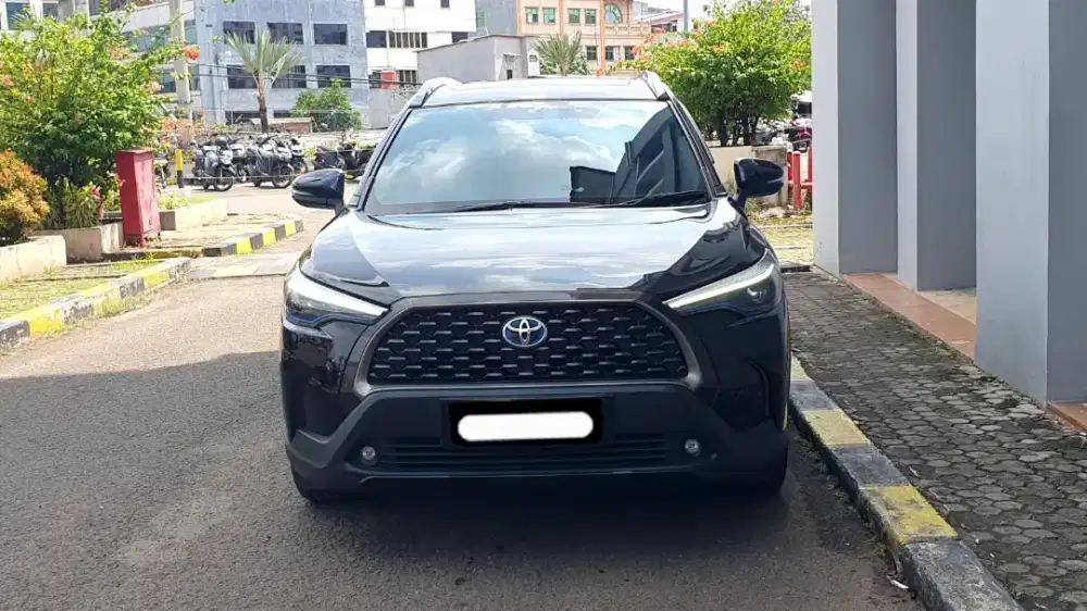 Km36rb toyota corolla cross hybrid 2022 hitam sunroof