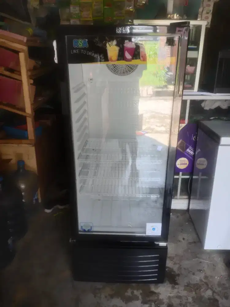 RSA 200 . 3rak masih mulus . Barang baru 2 bulan bekas warung