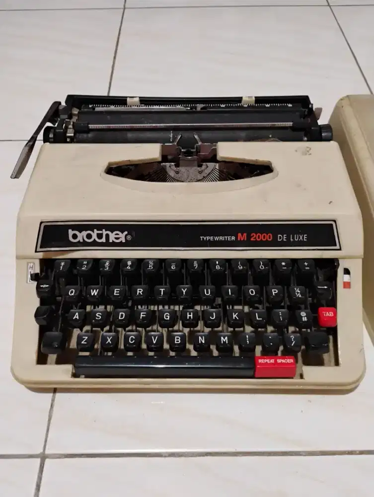 Mesin Ketik Brother M2000 Deluxe