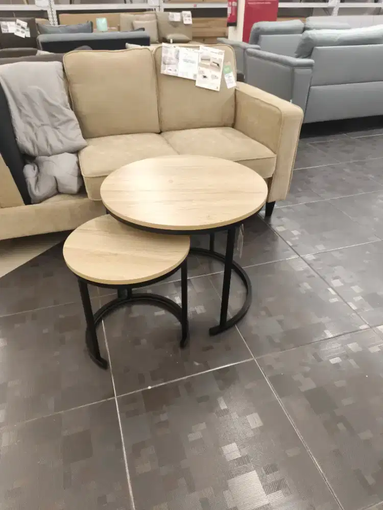 Meja bulat set minimalis