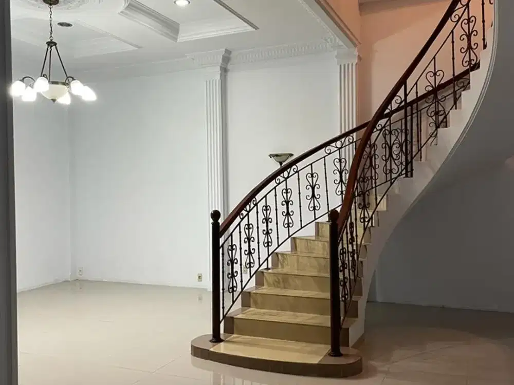 Jual Rumah Cantik & Siap Huni di Sunter Bisma LT 180m2 – Lokasi Strategis Harga 5,5M nego