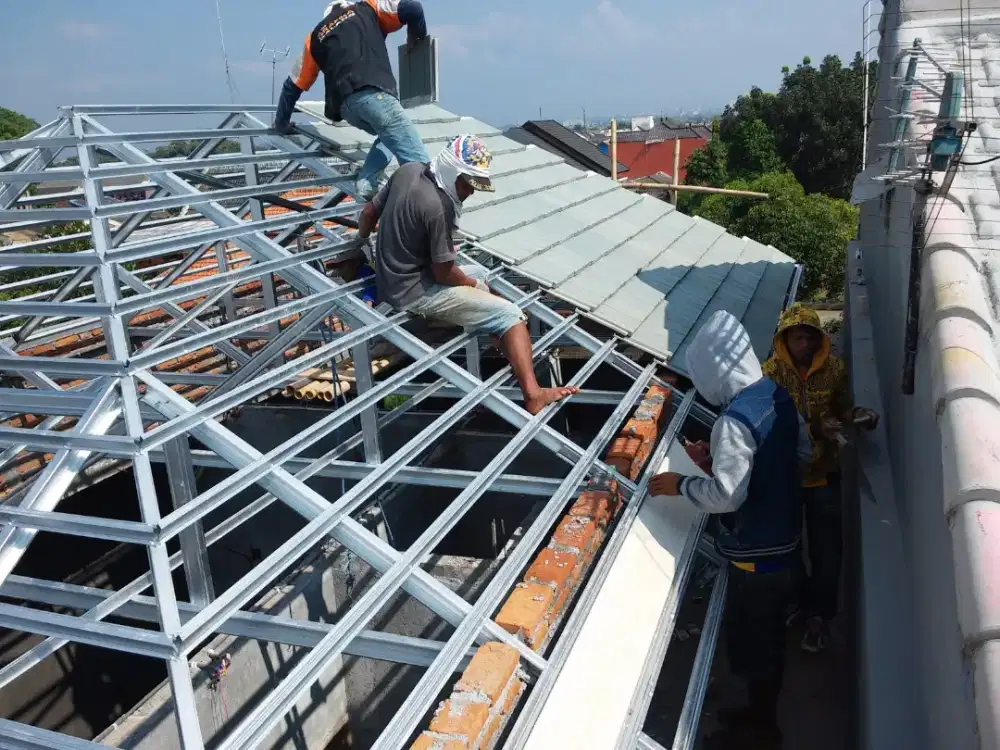 Tukang perbaikan atap bocor renovasi pasang baja ringan plafon PVC GRC