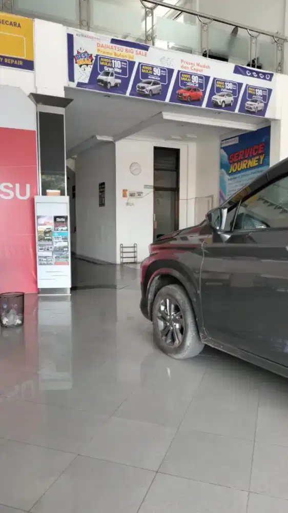 Dijual mobil daihatsu xenia 2025 warna grey/abu abu