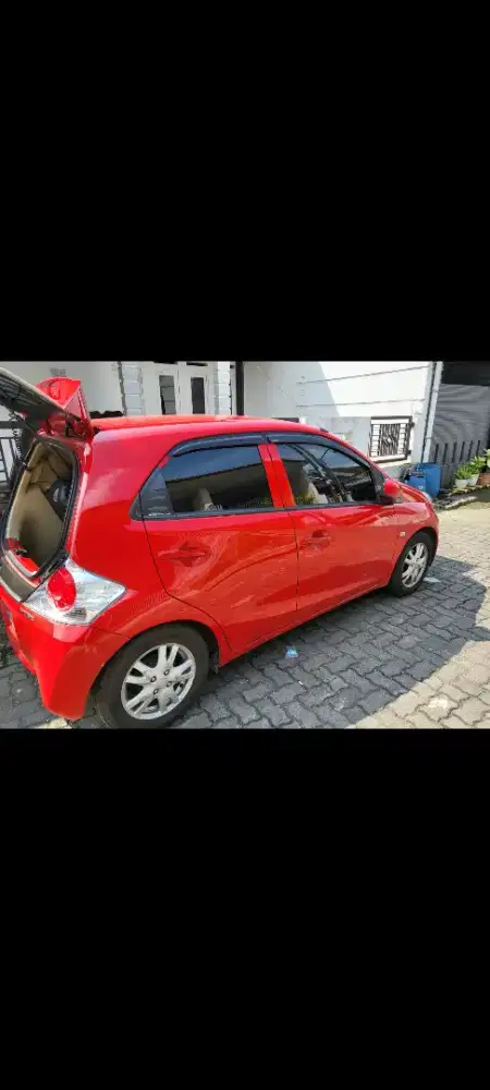 Dijual cepat Honda Brio Satya E tahun 2014