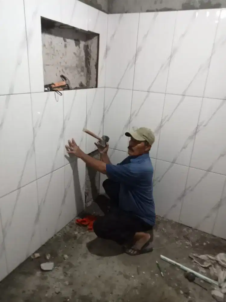 Spesialis tukang masang keramik berpengalaman