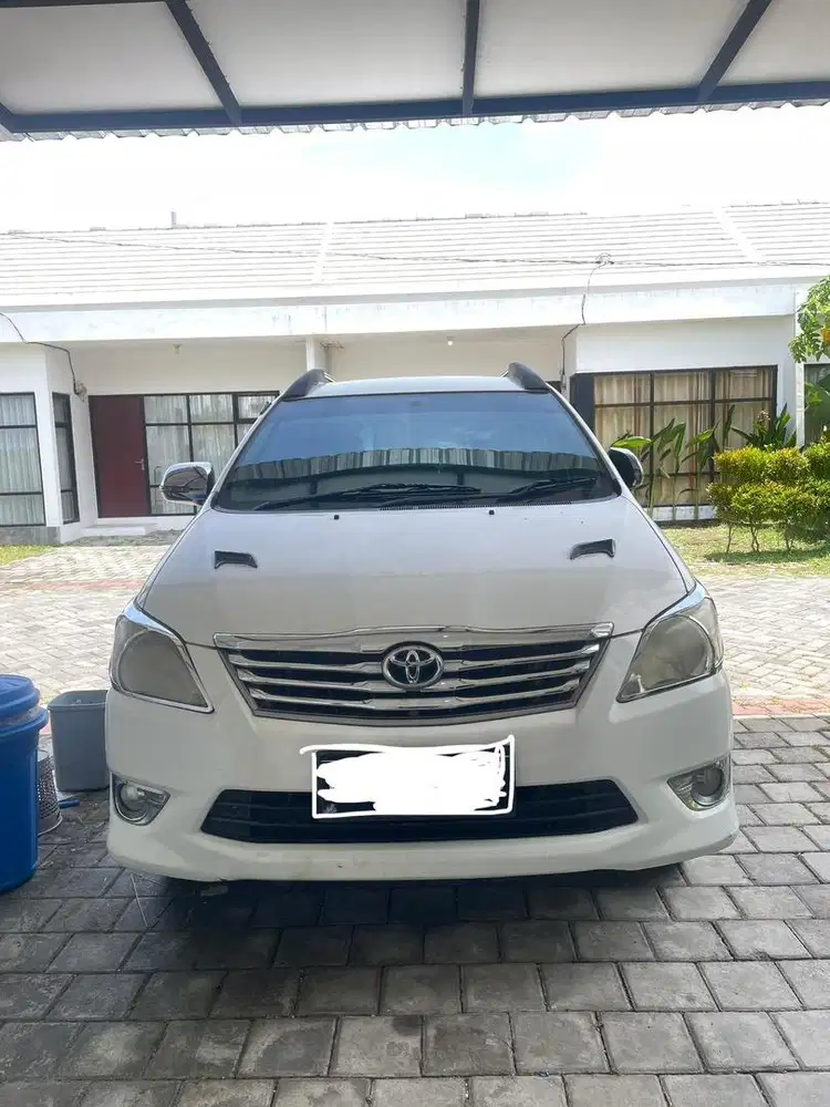 DIJUAL CEPAT – Kijang Innova Putih