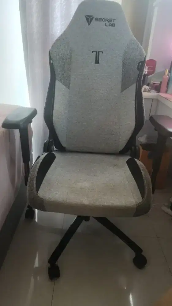 Kursi Gamers Secretlab TITAN Exo Cookies  & Cream