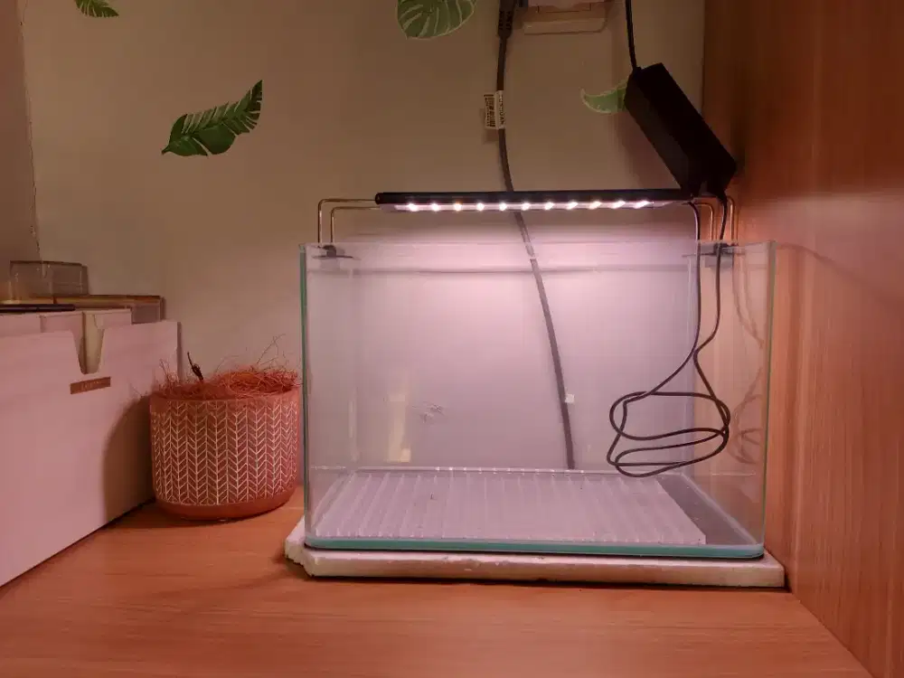 AQUARIUM 18L PLUS LAMPU