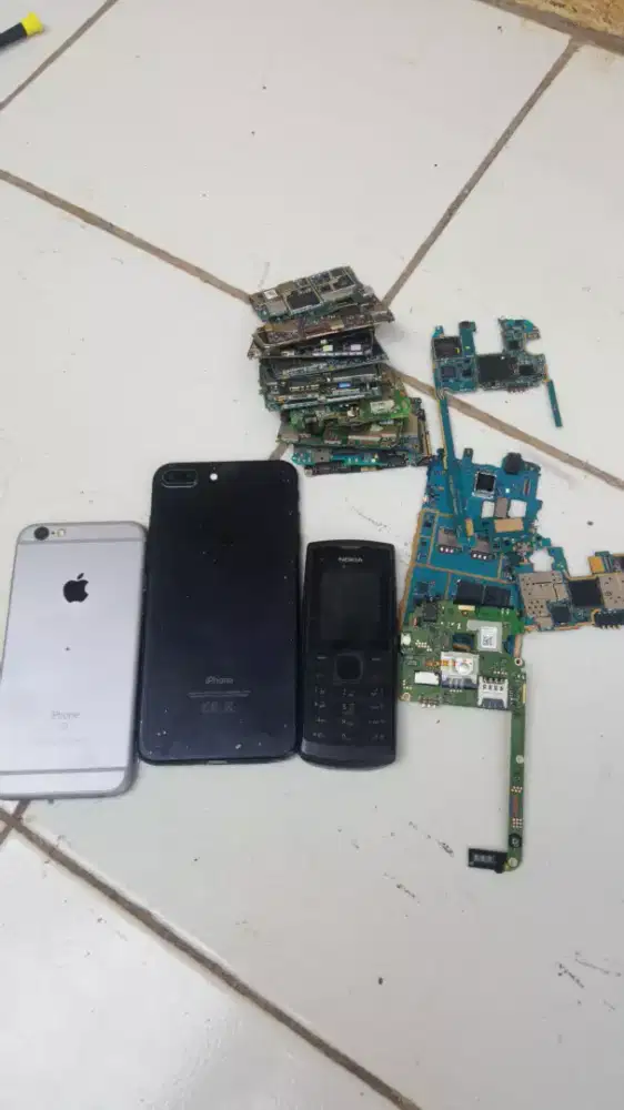 Di cari hape hape mati..