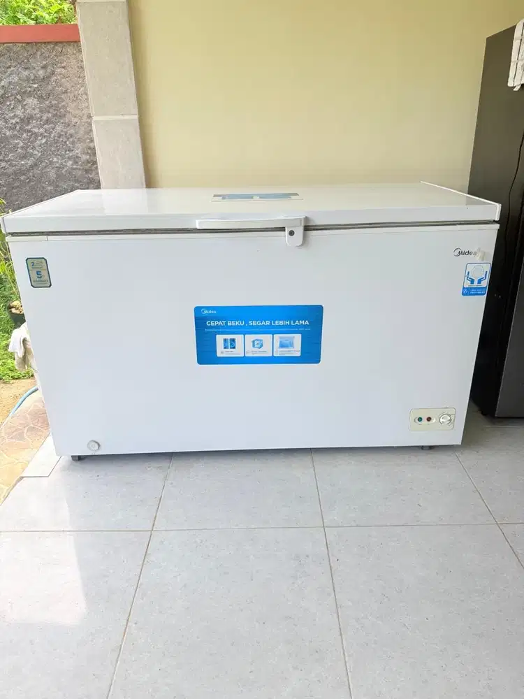 Frezzer Midea kondisi mulus seperti baru