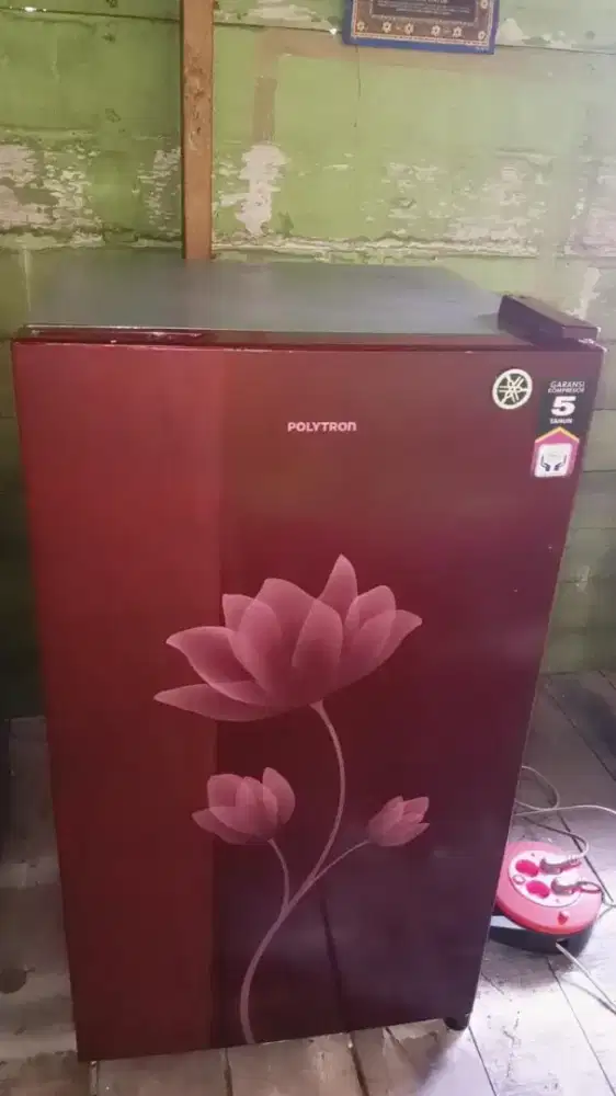 Kulkas 1pintu Polytron bleza siap pakai.