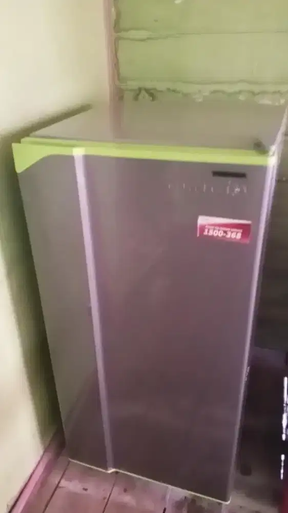 Kulkas 1pintu toshiba Glacio siap pakai, masih orisinil.