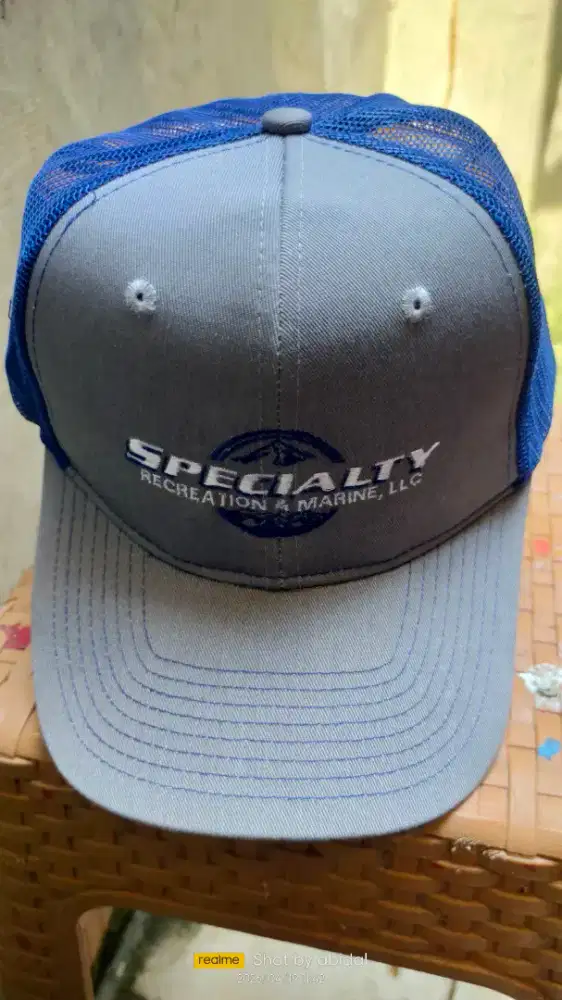 Topi second masih bagus