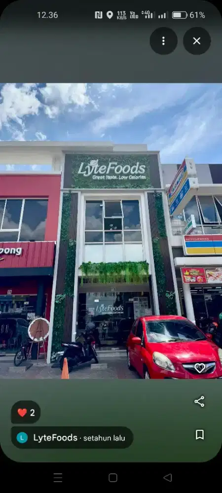 Pramuniaga Toko makanan sehat