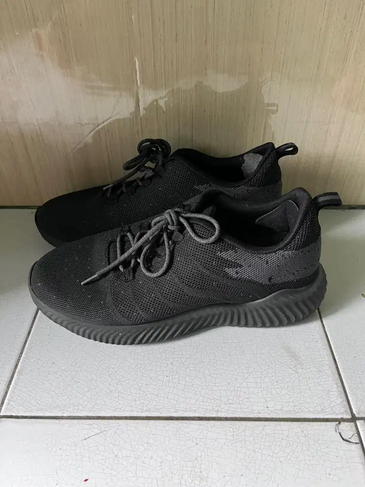 Sepatu Full Black Q216