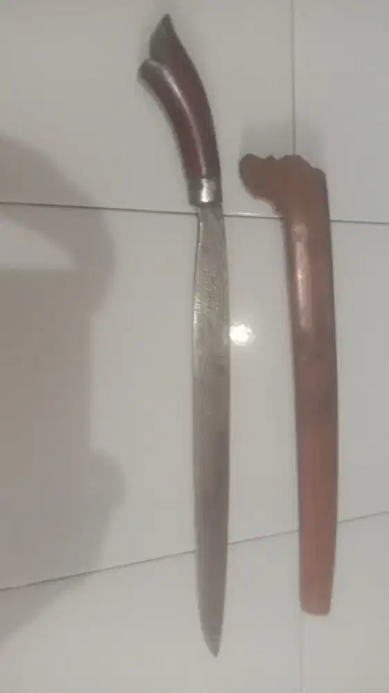 Di jual besi ( parang )