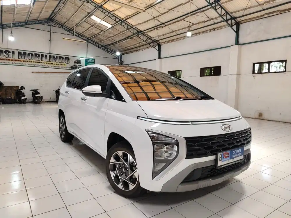 Hyundai Stargazer Prime 1.5 AT 2022 KM 15RB LIKE NEW TWO TONE ISTIMEWA