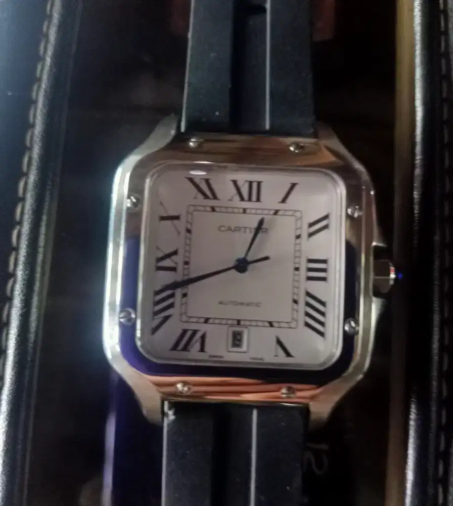 Jam tangan Cartier