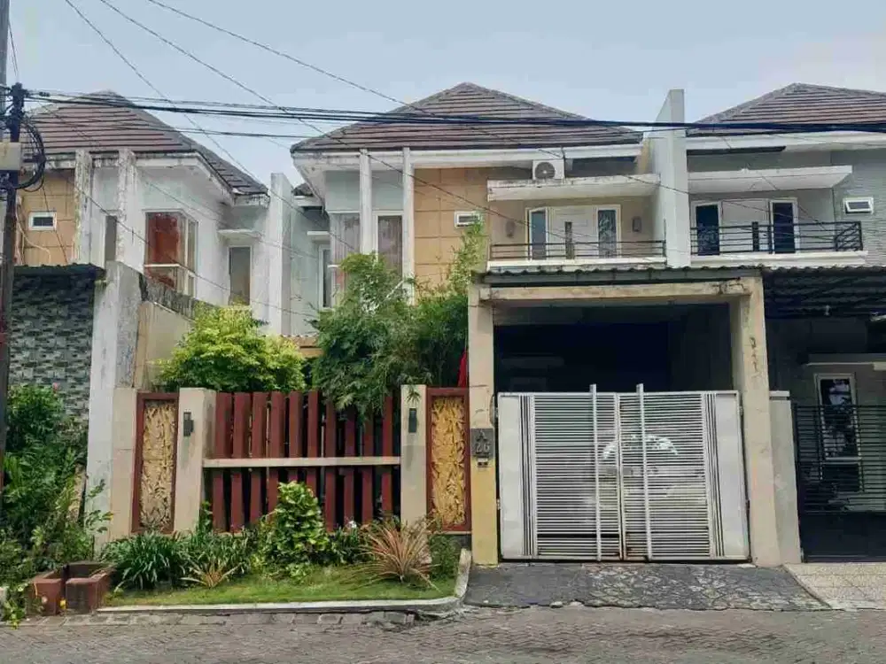 Dijual  murah  via lelang rumah 2 lantai di Wonorejo Rungkut Surabaya