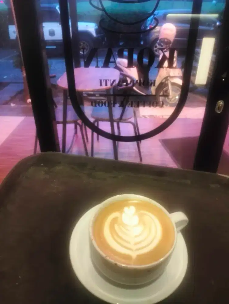 MENAWARKAN DIRI UNTUK BARISTA.HEAD COOK.KITCHEN