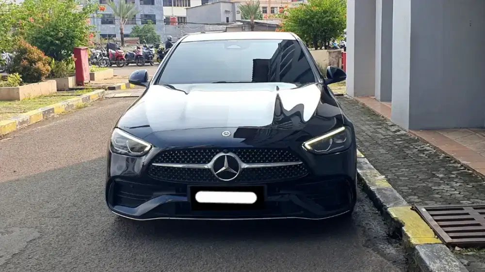 Km 4 rb mercedes benz mercy c300 amg line 2023 hitam