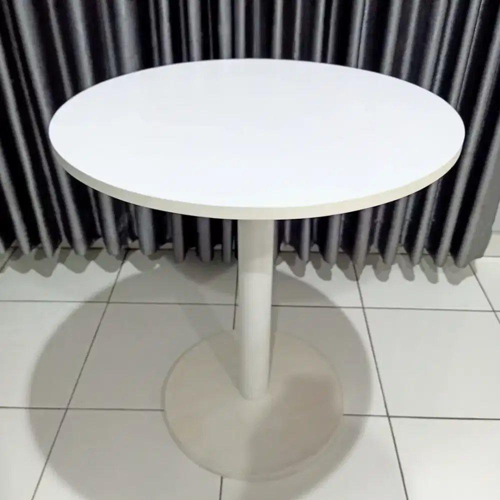 MEJA CAFE BULAT PUTIH